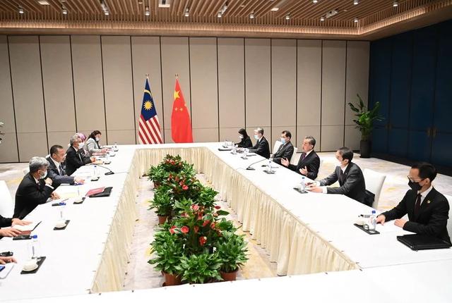多国外长密集访华打破美国所谓“包围圈”