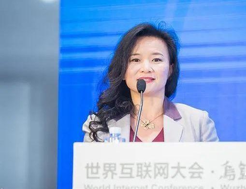 明为央视主播，暗做他国间谍，她潜伏数年，却因一句失言，栽了