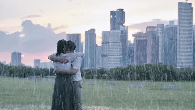 《热带雨》：老师与学生的不伦恋，将中年女性的危机，全扒了出来