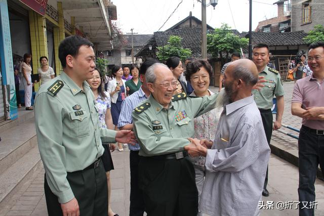 中国肝胆外科之父吴孟超：一辈子只做了一件事，谈了两次恋爱