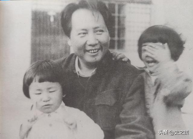 毛泽东去世前1天，划3道杠敲3下木头床，卫士秒懂：和日本人有关