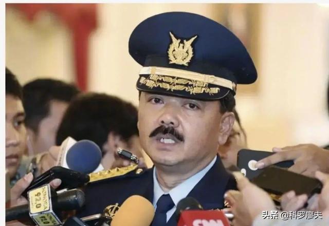 遭遇水中断崖：印尼潜艇断成三截，围壳被压扁，53名艇员全部遇难