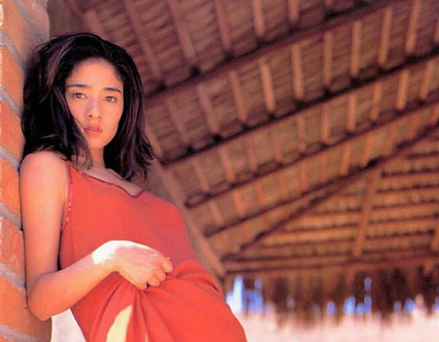 性感又清纯的日本写真女星酒井美雪