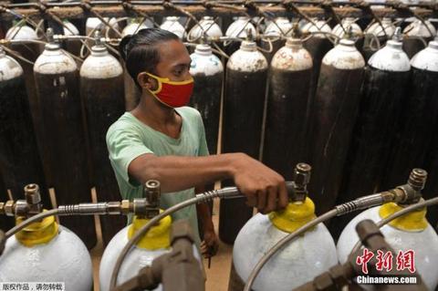 中国制氧机、巴基斯坦救护车，危急时刻印度人的选择