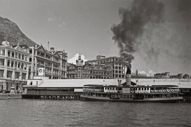 他的照片封存了1950年代香港的岁月时光