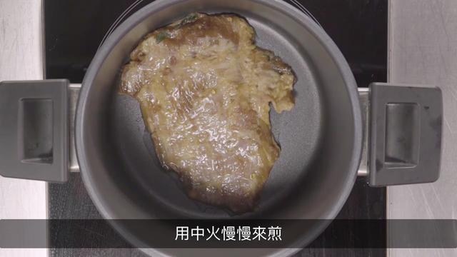 猪颈肉别再炒着吃了！学着这样做，猪肉又香又嫩，下酒还下饭