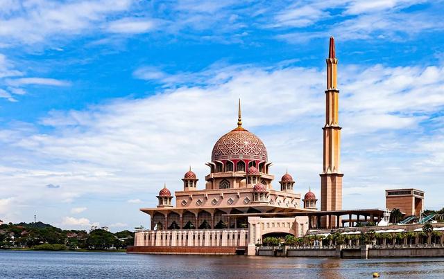 曾经的“亚洲四小虎”马来西亚,华人是第二大民族,现在发展如何