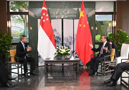 新加坡外长：新方欢迎中方提出互认健康证明建议，双方积极推动签署区域全面经济伙伴关系协定