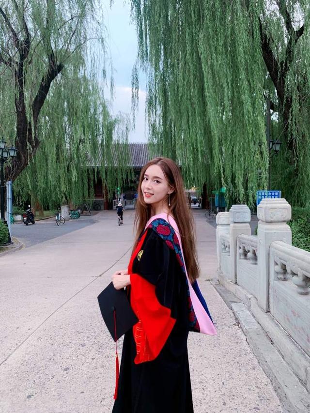 酷似Angelababy！北大光华女博士入职浙江一民办学校，起薪70万