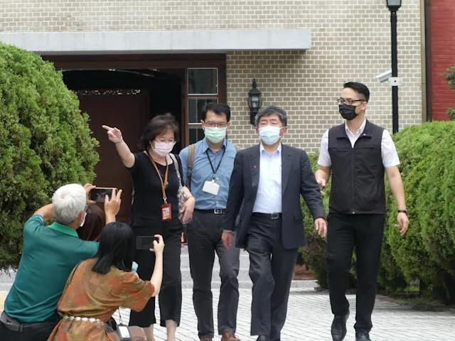 陈时中拍板缩短机师隔离时间？台媒：“政治盖锅”酿防疫最大破口