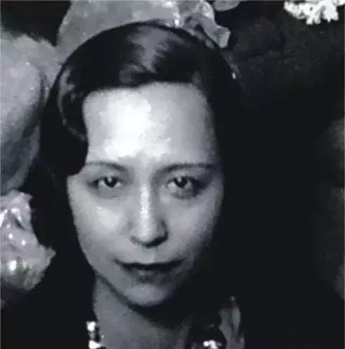 她是张爱玲的亲妈，为了自由放弃婚姻、舍弃孩子，67岁客死他乡
