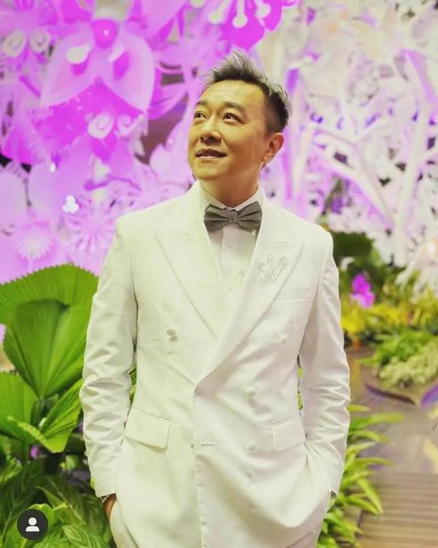 郭亮，来自上海的新加坡主持人