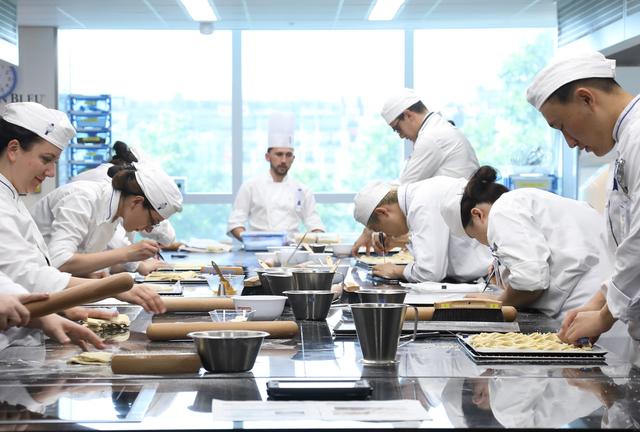 名厨的摇篮：盘点世界上13个顶级烹饪学校