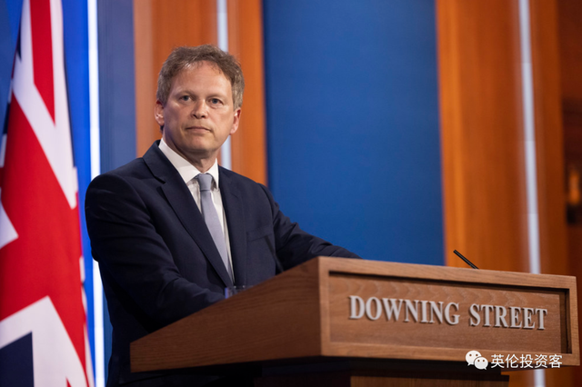 英国开放旅游！有学校爆发百例确诊！印度变异病毒在英国社区传播