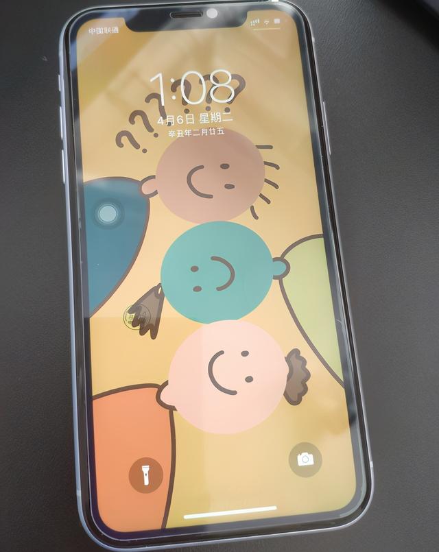 花2200买无面容iPhoneXR，群友：这不是傻吗？