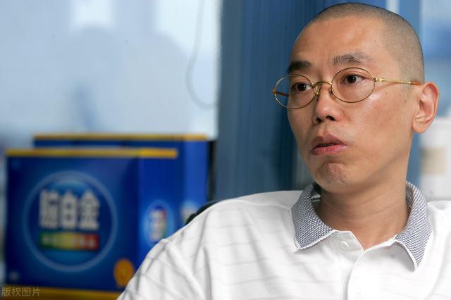 烂尾24年！让史玉柱破产的“中国第一高楼”终于卖了