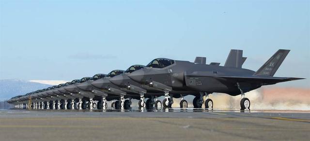 称对付不了中国战机，美军削减F-35、退役F-22，目标转向六代机
