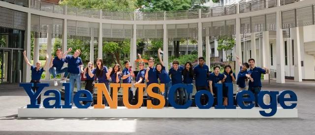 新加坡反对党领袖在 Yale-NUS 2021 毕业典礼上致辞