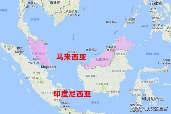 此地原是马来西亚的州，独立建国时很贫穷，如今已是发达国家水平