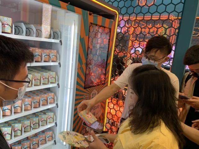 食品行业新趋势：健康+潮玩！第二十二届中食展在浦东开幕