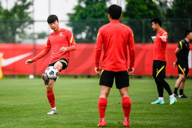 国足战关岛裁判出炉：泰国金哨执法，19年东亚杯曾吹中国队比赛