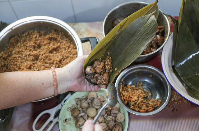 新加坡总理李显龙在社交媒体祝贺