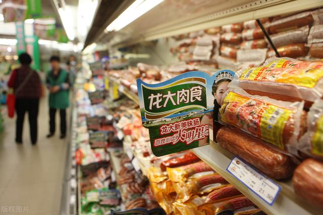 食品饮料行业中期投资策略报告：景气持续向上，享受高端化趋势