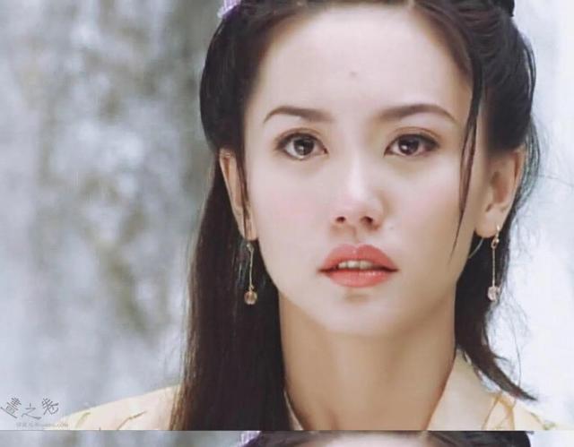 早年她作为“女n号”的颜值，放到今天都能吊打女一号了