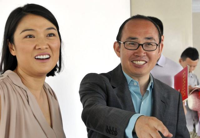 潘石屹要跑？套现数百亿，给美国大学捐款，妻子已加入美国籍