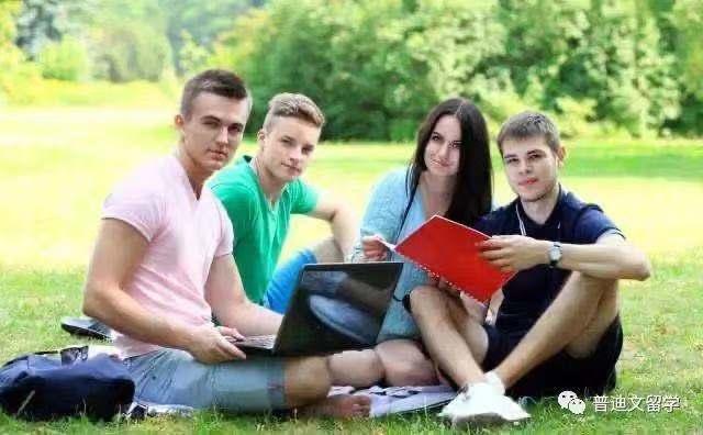 马来西亚留学 | 高考失利，现在出国留学还来得及吗？