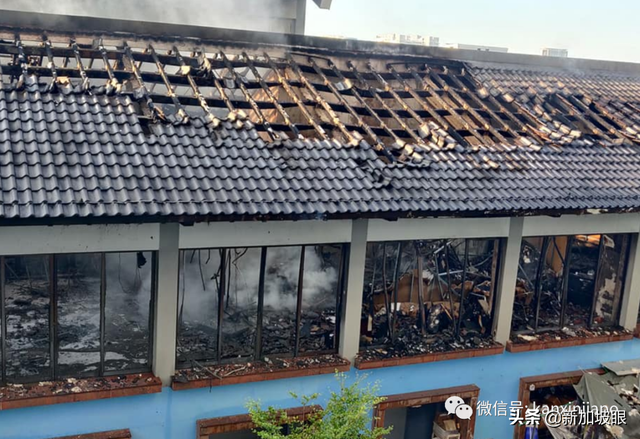 新加坡店屋清晨失火，烈焰冲天烧成废墟