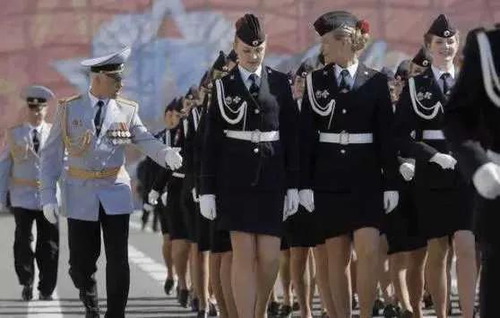 盘点60国女兵照片，有的彪悍，有的靓丽，看看哪个国家女兵最抢眼