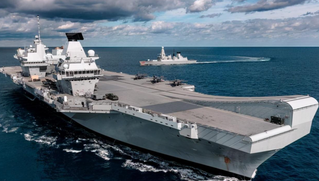 英国航母闯入南海，立即勾连马来西亚，联合训练，中国已不惧威胁