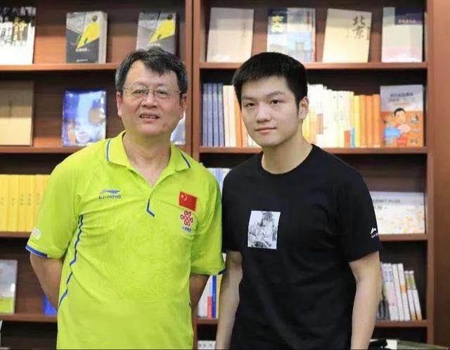 他曾是樊振东最离不开的人，年近70来东京奥运会有隐情？-国球汇