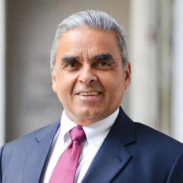 新加坡前驻联合国大使马凯硕：美国应该消减军费，把钱分给人民