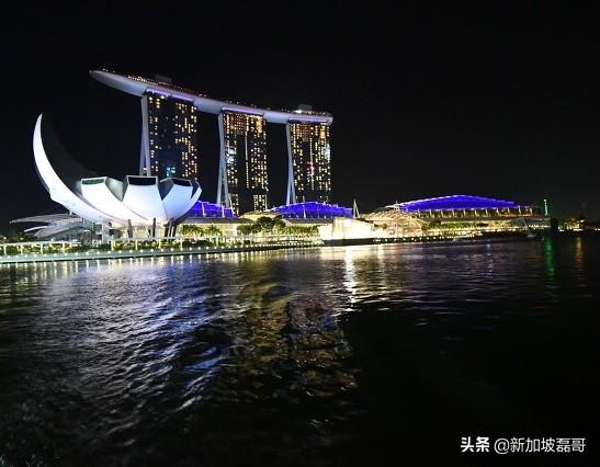 疫情下的新加坡，一支不一样的烟火