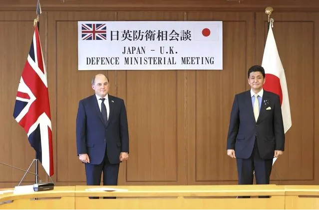 英国派出两艘巡逻舰，想赖在亚洲永远不走了｜京酿馆
