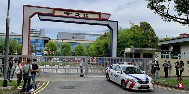 涉校园内谋杀中一男生 新加坡16岁男生面控 说了两次：呀