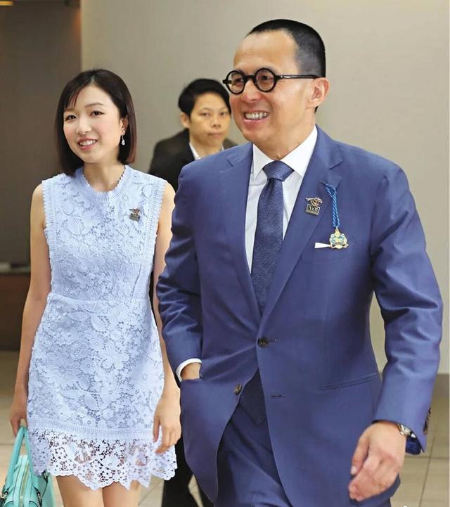 李泽楷与小女友分手?6段情史与梁洛施生3娃,又瞄向“大马女神”?