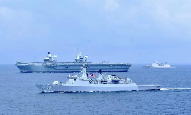 英航母进南海“当陪练”我们要怎么陪它玩
