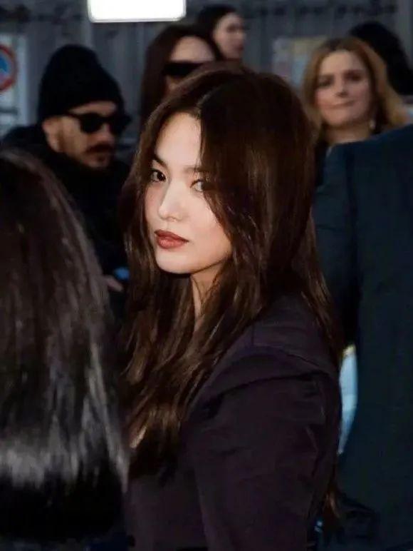 离婚2年后，宋慧乔「新男友」曝光，300万网友：比双宋CP还甜