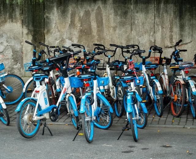 “自行车”是bike，那“电动车”和“摩托车”的英文是啥？