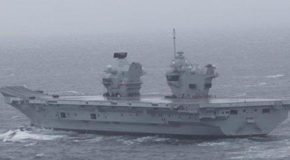 英航母进入南海 美媒怂恿其进入中国岛礁12海里