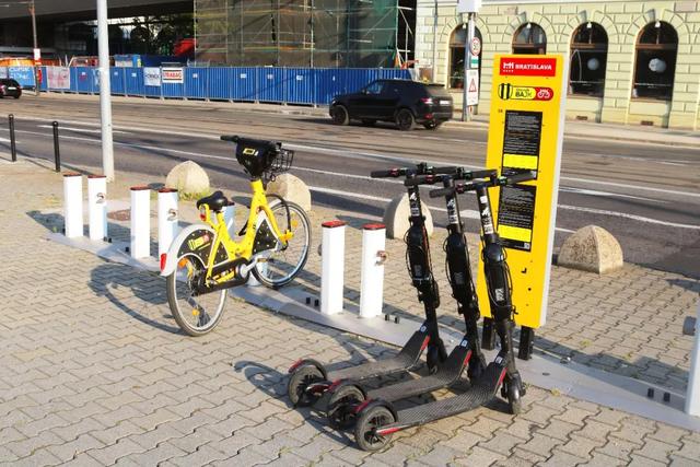 “自行车”是bike，那“电动车”和“摩托车”的英文是啥？