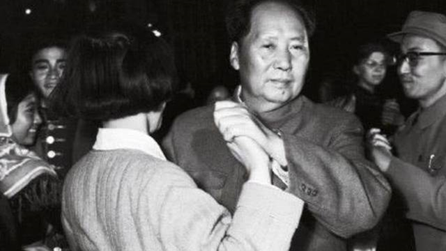 临终之际，毛主席留下了最后8个字，让一旁的孟锦云泪如雨下