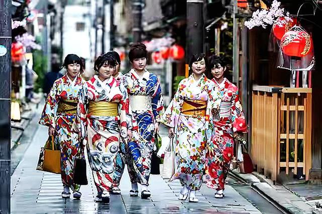 有异域风格特点的大连日本风情一条街 是文化入侵还是商业文化引进