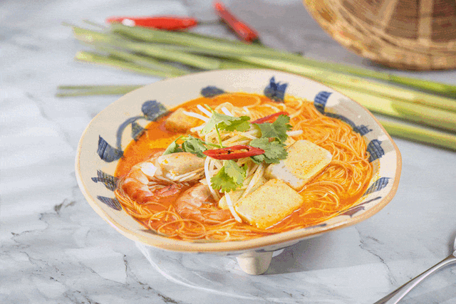 杭州城中香格里拉揭幕“美食每刻·新加坡”美食节带来狮城滋味