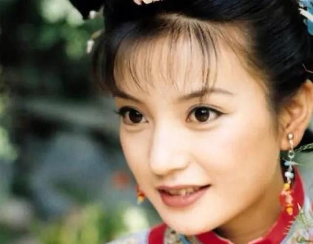 大厦将倾，女股神赵薇和她的商业帝国：风雨飘摇