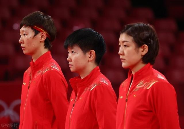 孙颖莎、王曼昱霸气冲金！日本伊藤美诚没戏了，女乒3-0强势横扫