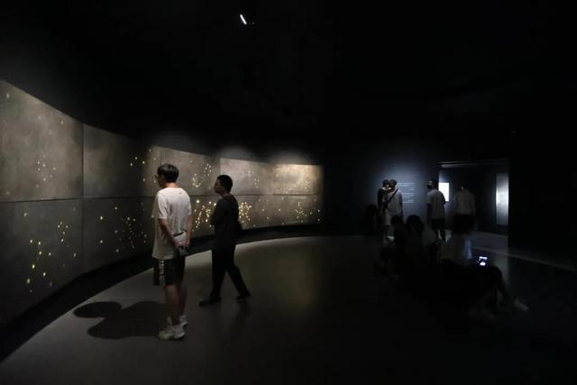 展览现场‖亚洲艺术中心“二即一：王绍强个展”展览现场